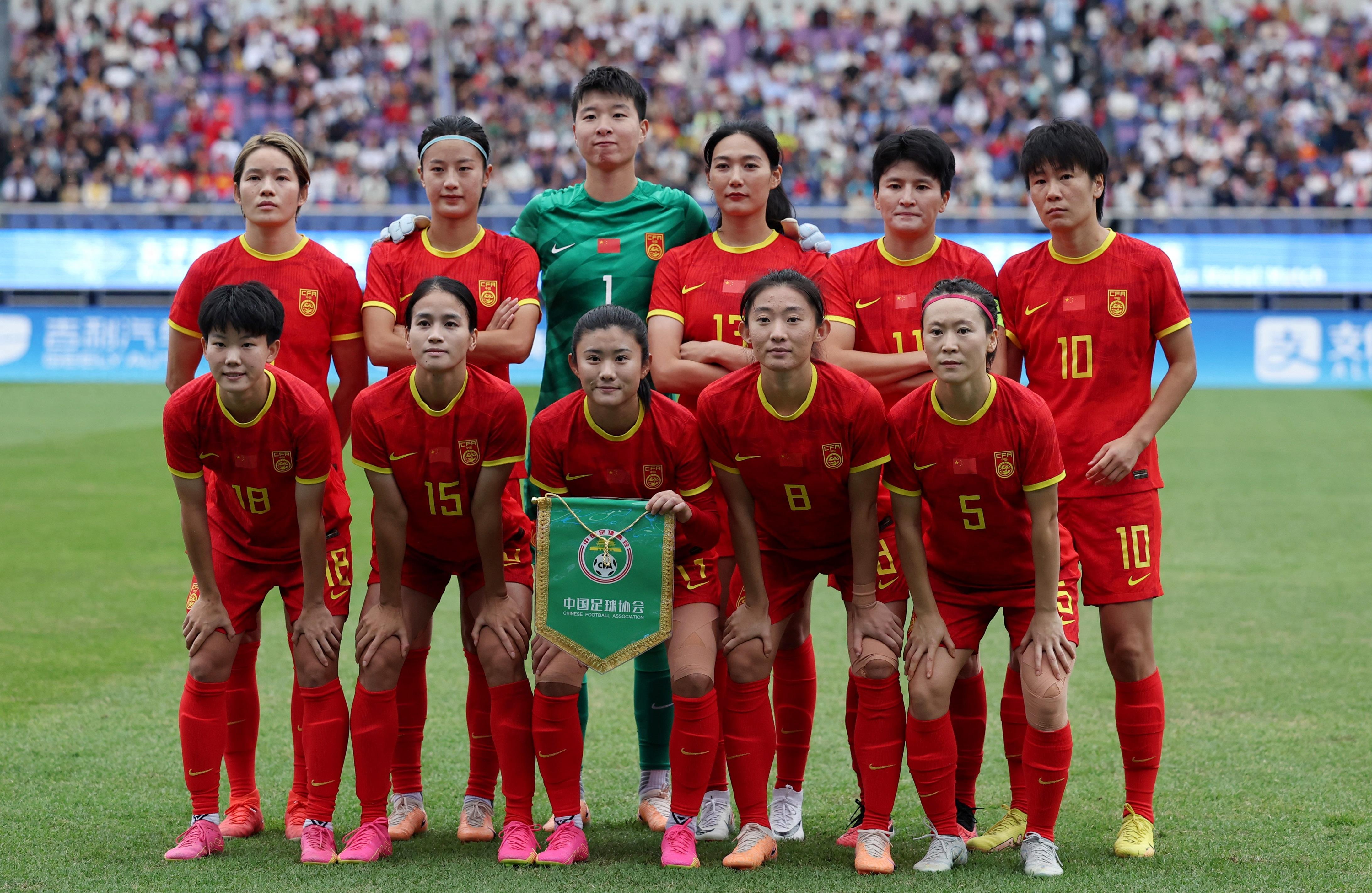 国内女子足球赛事中，中国队再次夺冠取得胜利